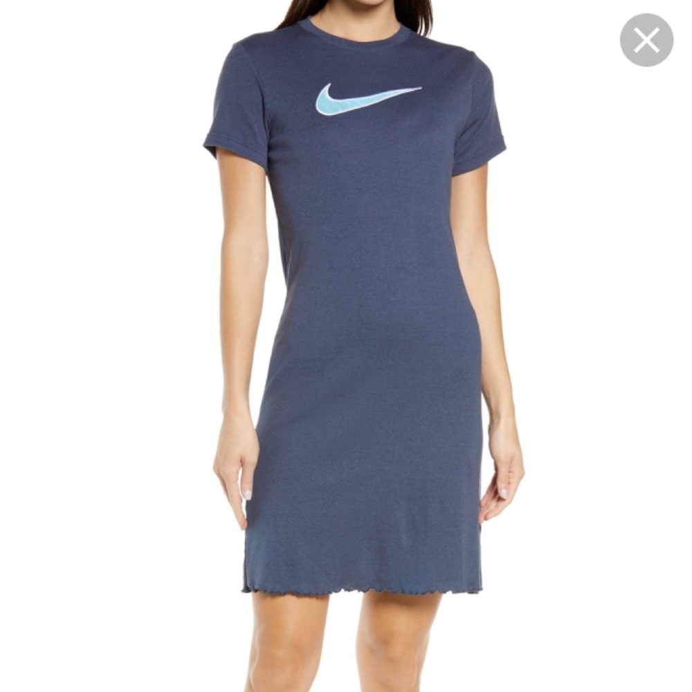 NWT Nike Sportswear Femme Swoosh Graphic T-Shirt Dress in Thunder Blue/Copa XS